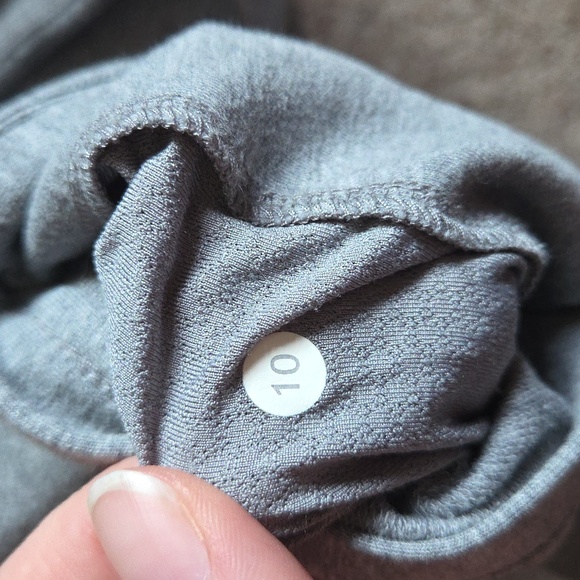 3 For 20$ Lululemon Sweater Size 10 - Picture 6 of 6